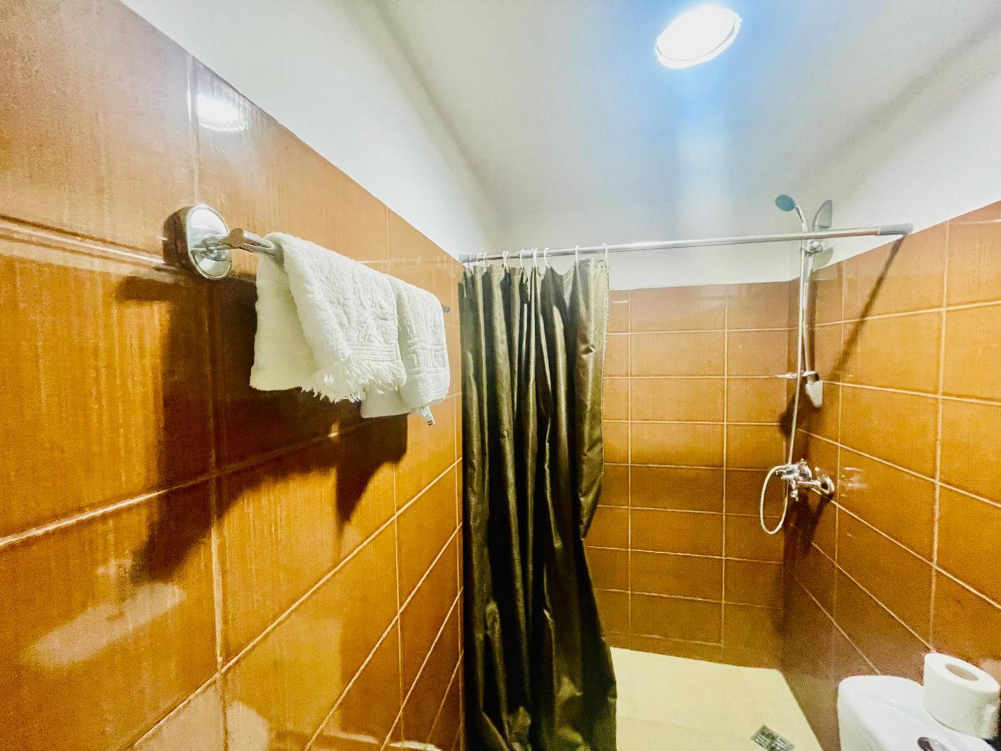 Hotel Klarastan Bon Voyage Tbilisi Luaran gambar